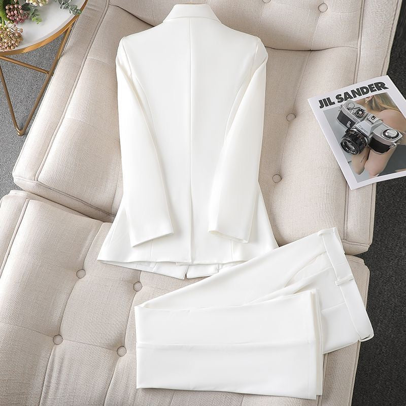 Sharp double-breasted jacket suit